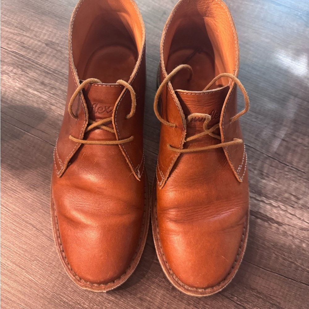 Tan Chukka Boots Smooth Leather Minimalist Design